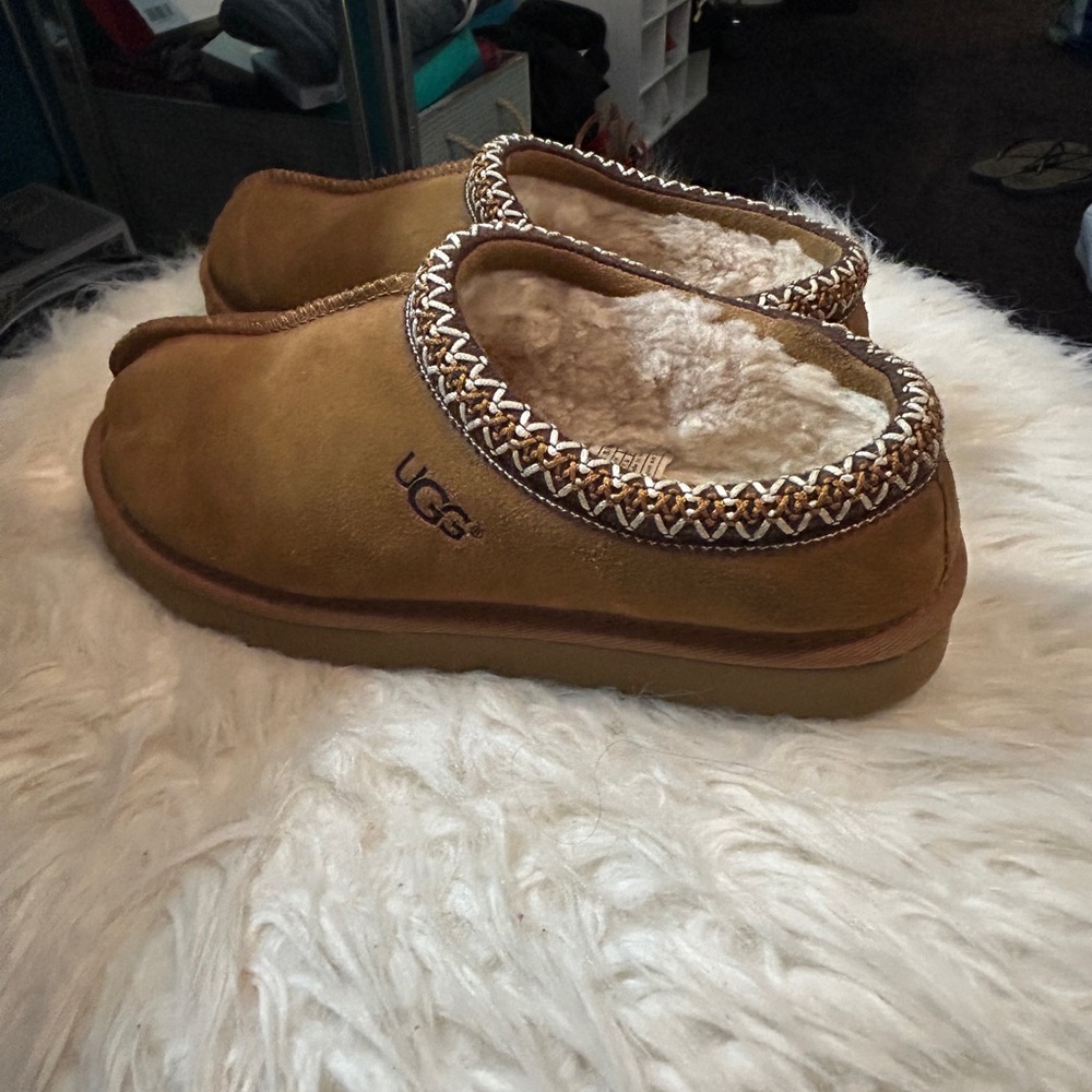 UGG Women's Brown Cozy Slippers - Picture 2 of 4